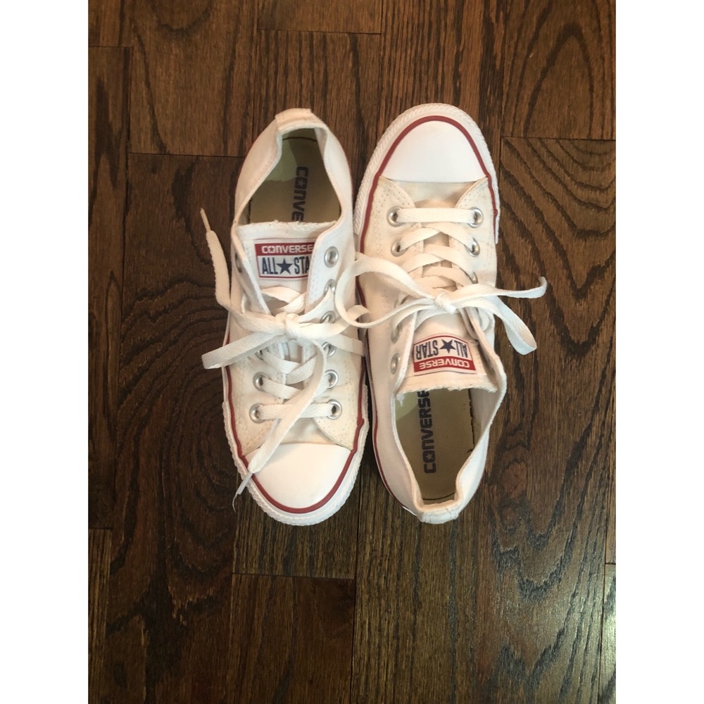 White converse all star low tops